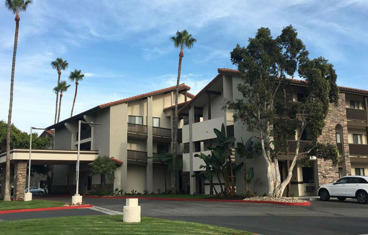 Best Western Carlsbad By The Sea Hotel Exterior photo